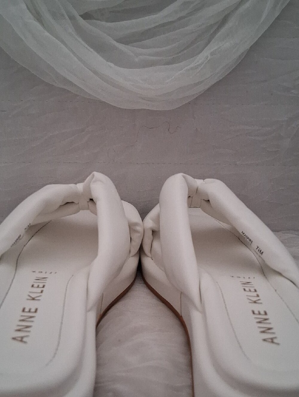 Anne Klein White Knotted Slide Mules - Picture 4 of 7